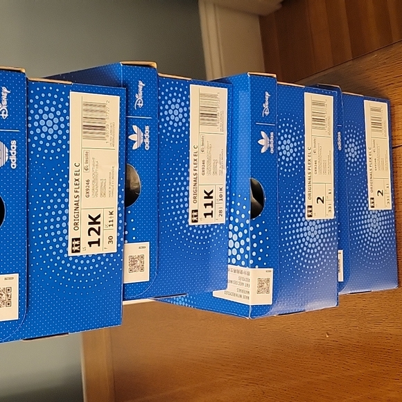 New in box adidas x disney mickey Pluto sneakers originals flex shoes - Picture 5 of 6